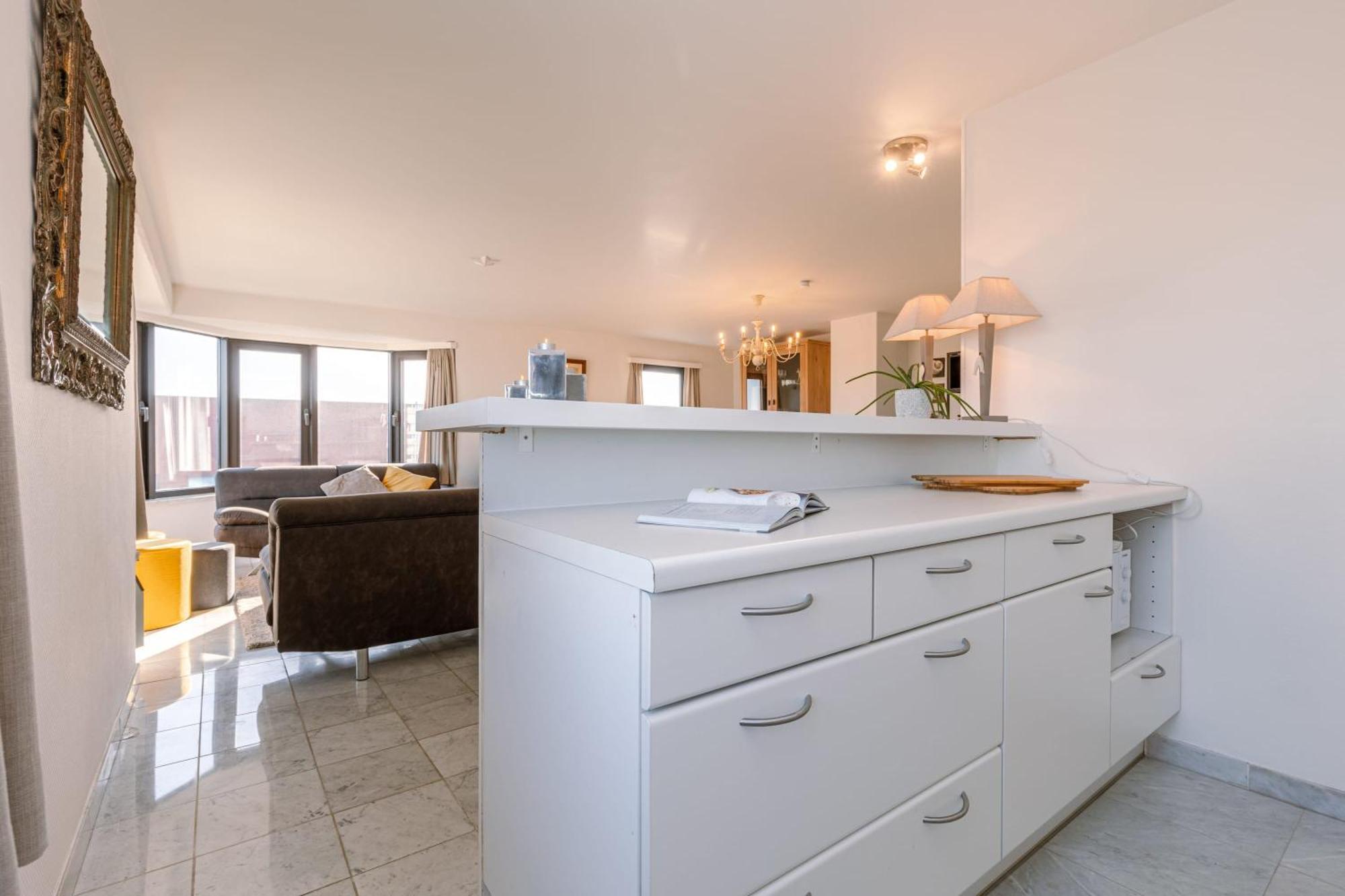 Huswell - Spacious & Modern Sea View Apartment With Garage Oostende Exteriör bild